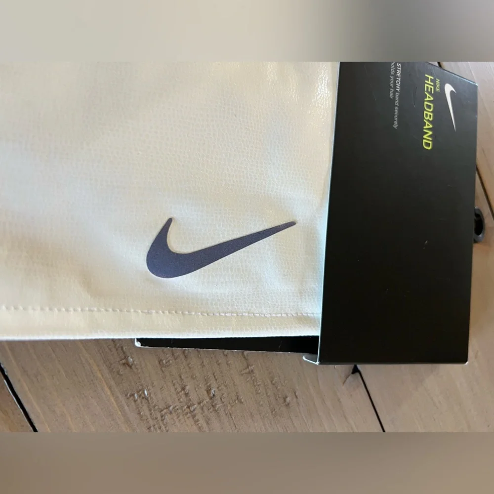 Nike Cream shimmer Headband NWT